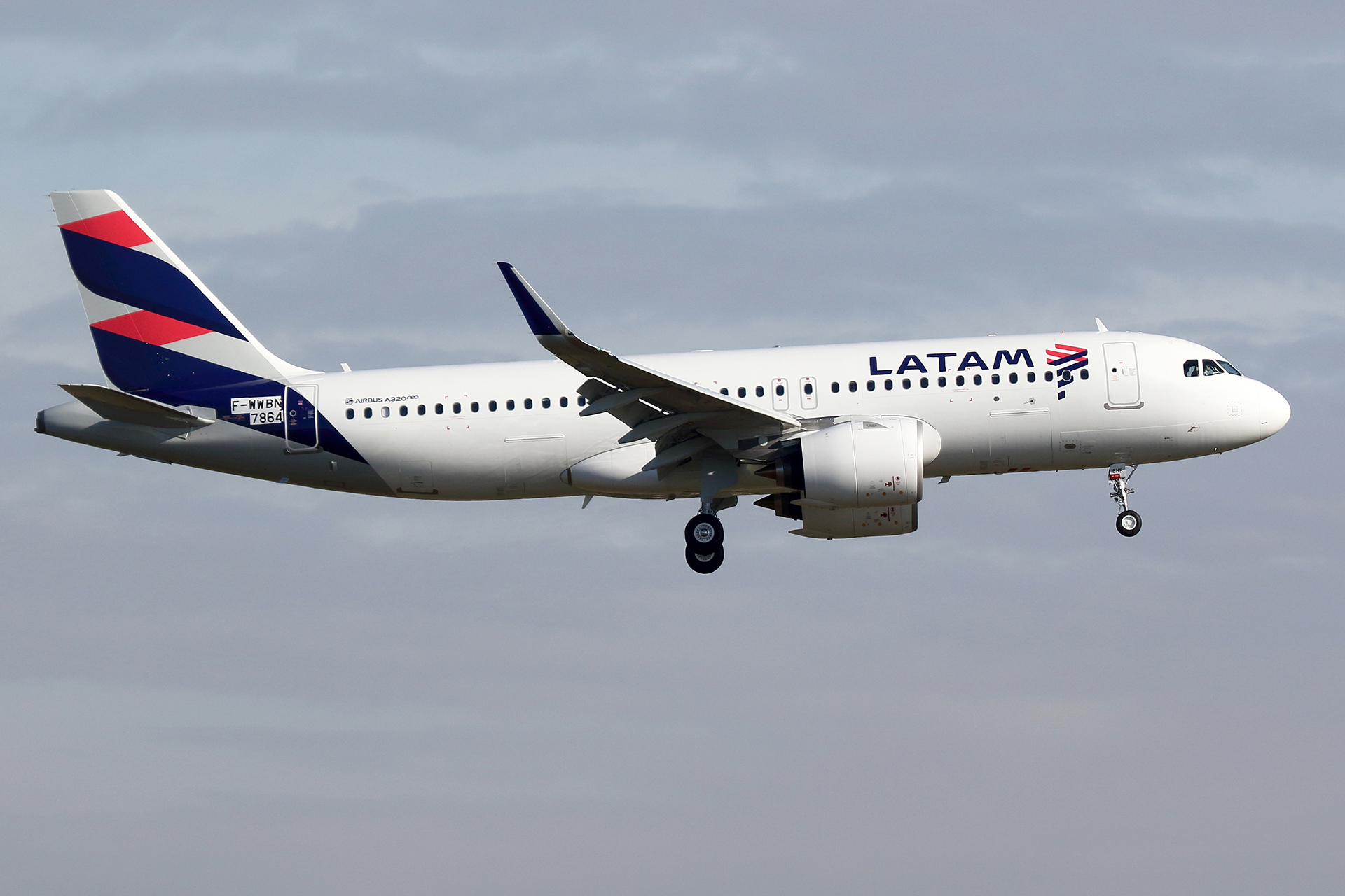 Latam Airlines - Airbus A320 neo